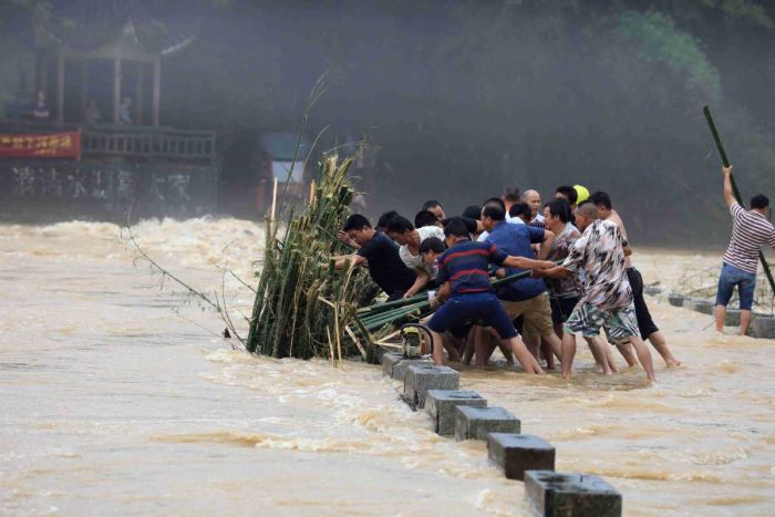 Anggota Dewan Negara Tiongkok Menekankan Pemulihan Pascabencana Banjir-Image-1