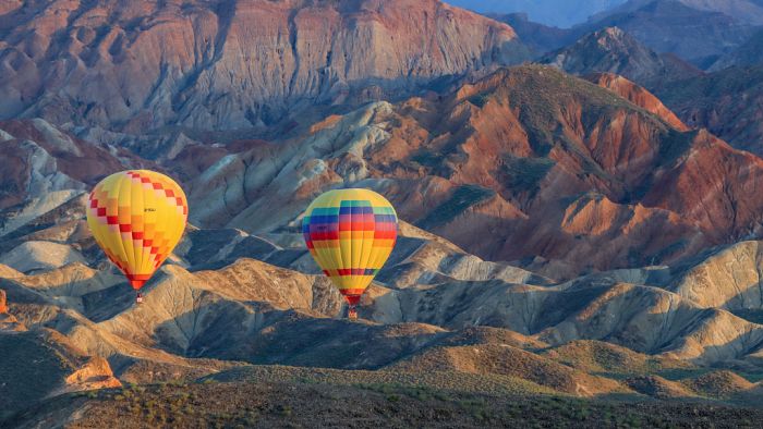 Balon Udara Hiasi Langit Taman Bumi Zhangye-Image-3