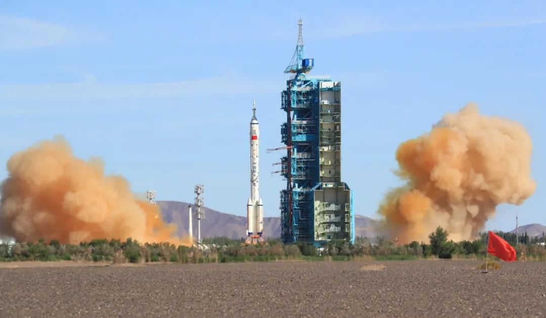 Tiongkok Luncurkan 3 Astronot ke Luar Angkasa-Image-1