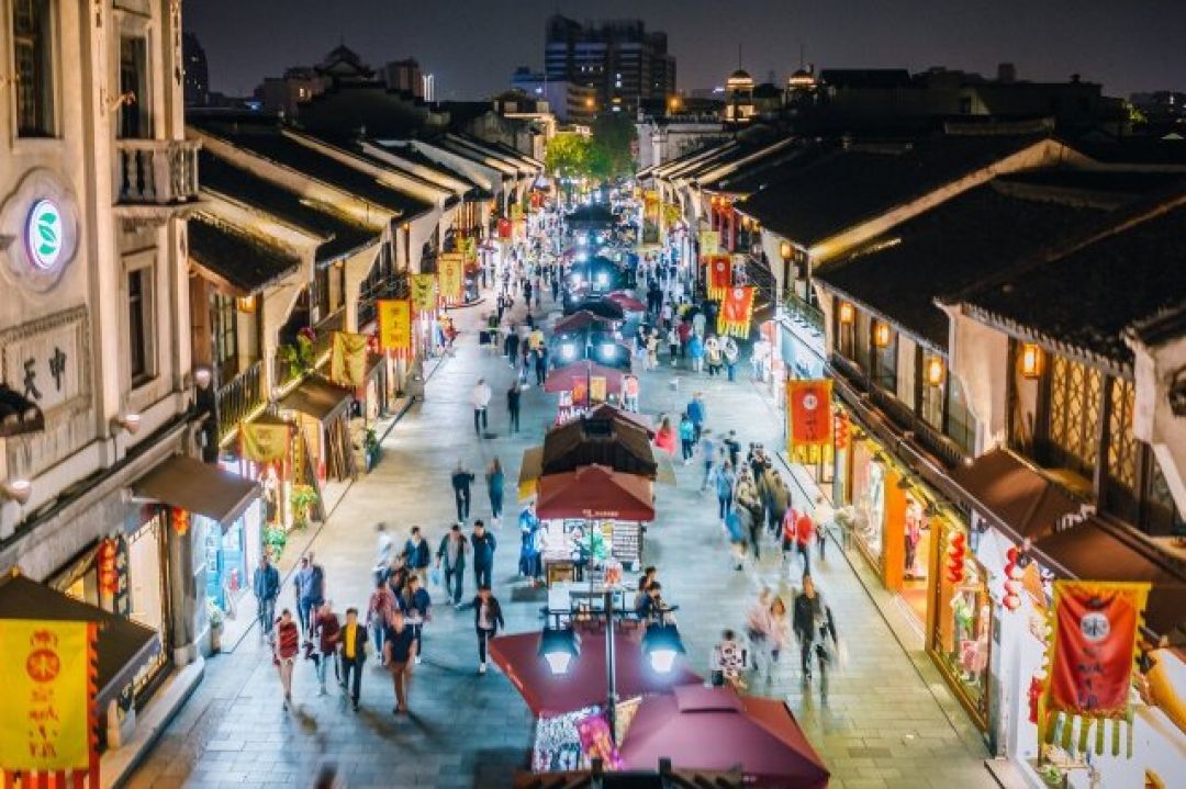 Surganya Jajanan Hingga Barang Antik! Ini 10 Referensi Pasar Malam Terkenal di Hangzhou-Image-1