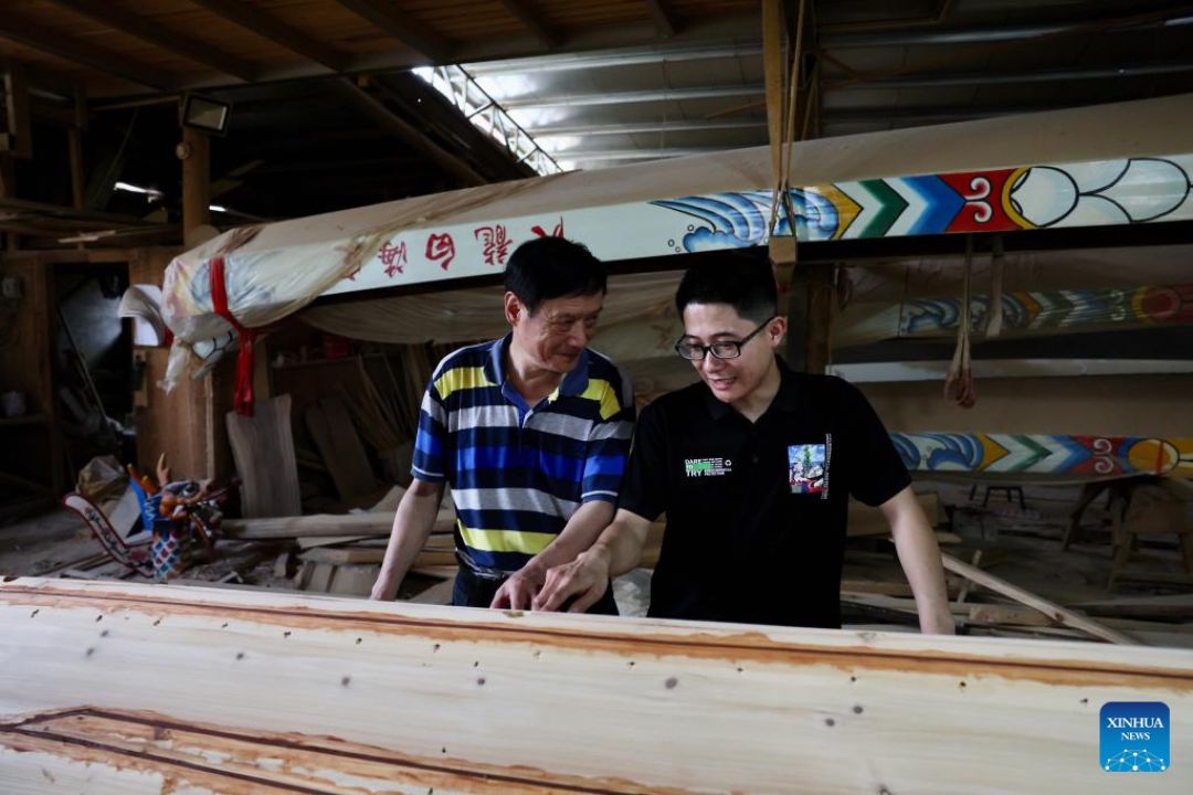 Orang Fangzhuang Pembuat Perahu Naga-Image-1