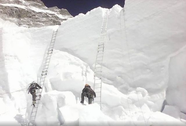 Dua Pendaki Everest Keruntuhan Es-Image-1