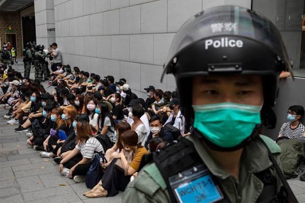 Memanas, Sekolah di Hong Kong Liburkan Siswa Karena Aksi Protes-Image-1