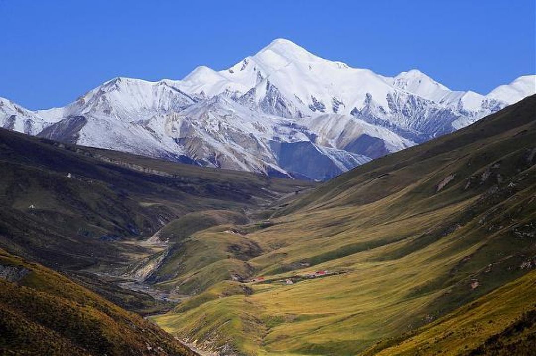 Gunung-gunung Bersalju di China yang Seru untuk Dikunjungi-Image-4