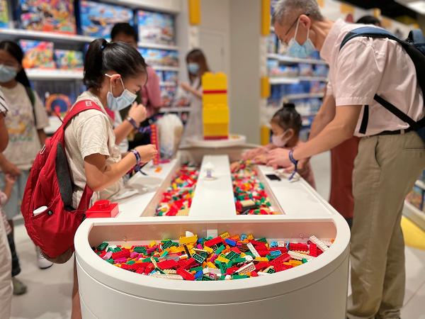 Lego Buka Toko Flashgip Terbesar di Guangzhou-Image-1