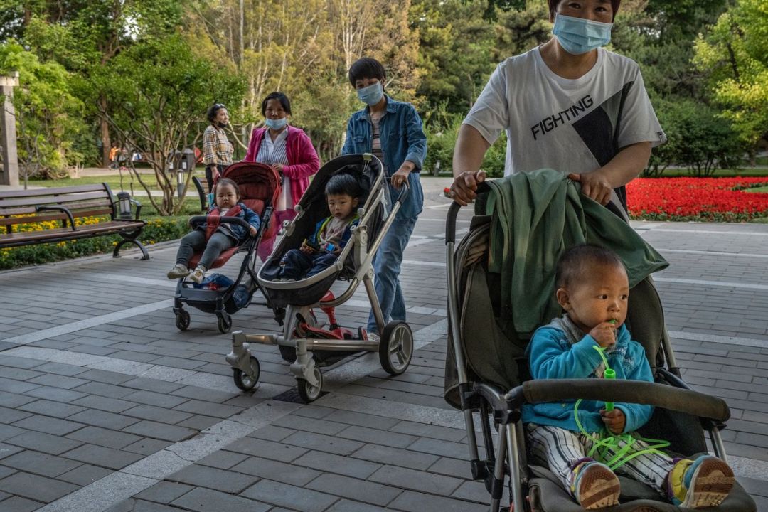 Parlemen China Tinjau Kebijakan Tiga Anak dan Atur Ketentuan Cuti Kerja Orang Tua, Seperti Apa?-Image-1