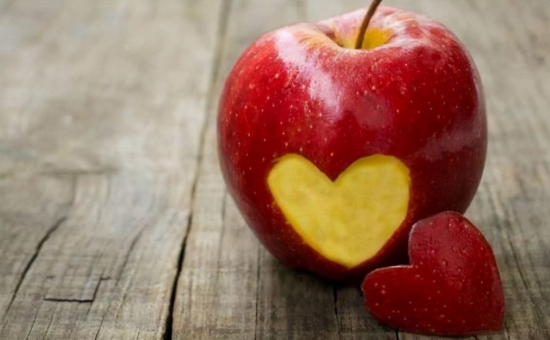 4 Manfaat Rajin Makan Apel di Pagi Hari Saat Perut Masih Kosong-Image-1