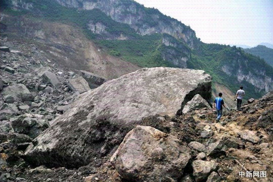 SEJARAH: 2009 Gunung Wulong Runtuh, Puluhan Orang Tewas-Image-1