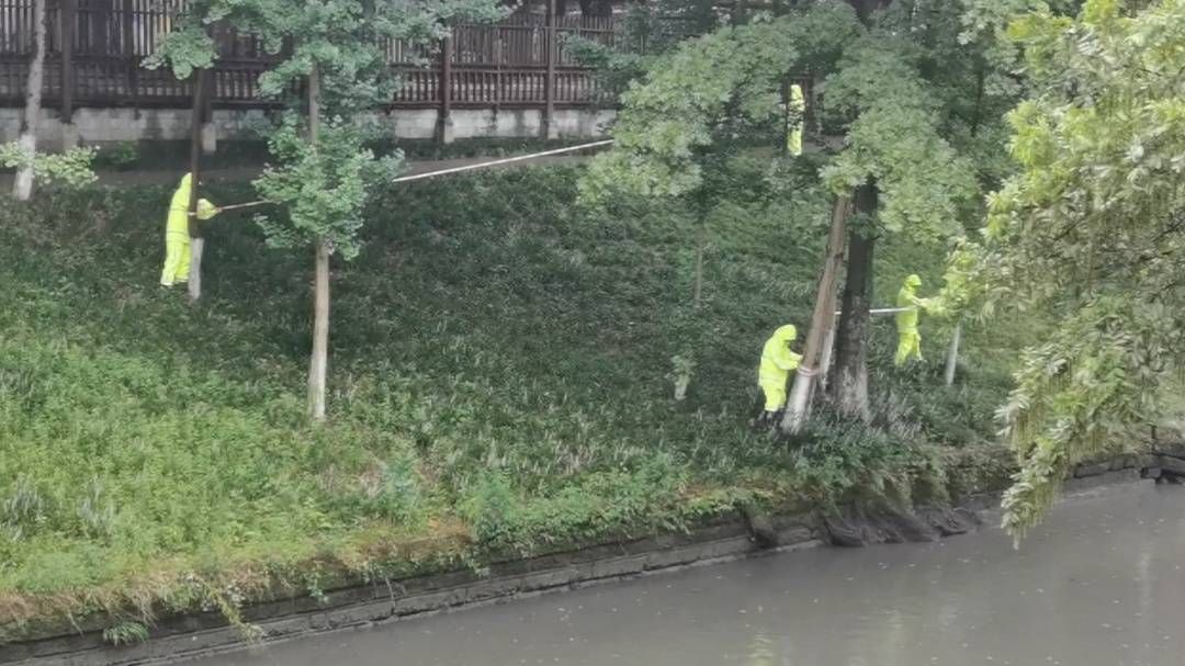 Curah Hujan Tinggi, Status Waspada Banjir di Chengdu-Image-1