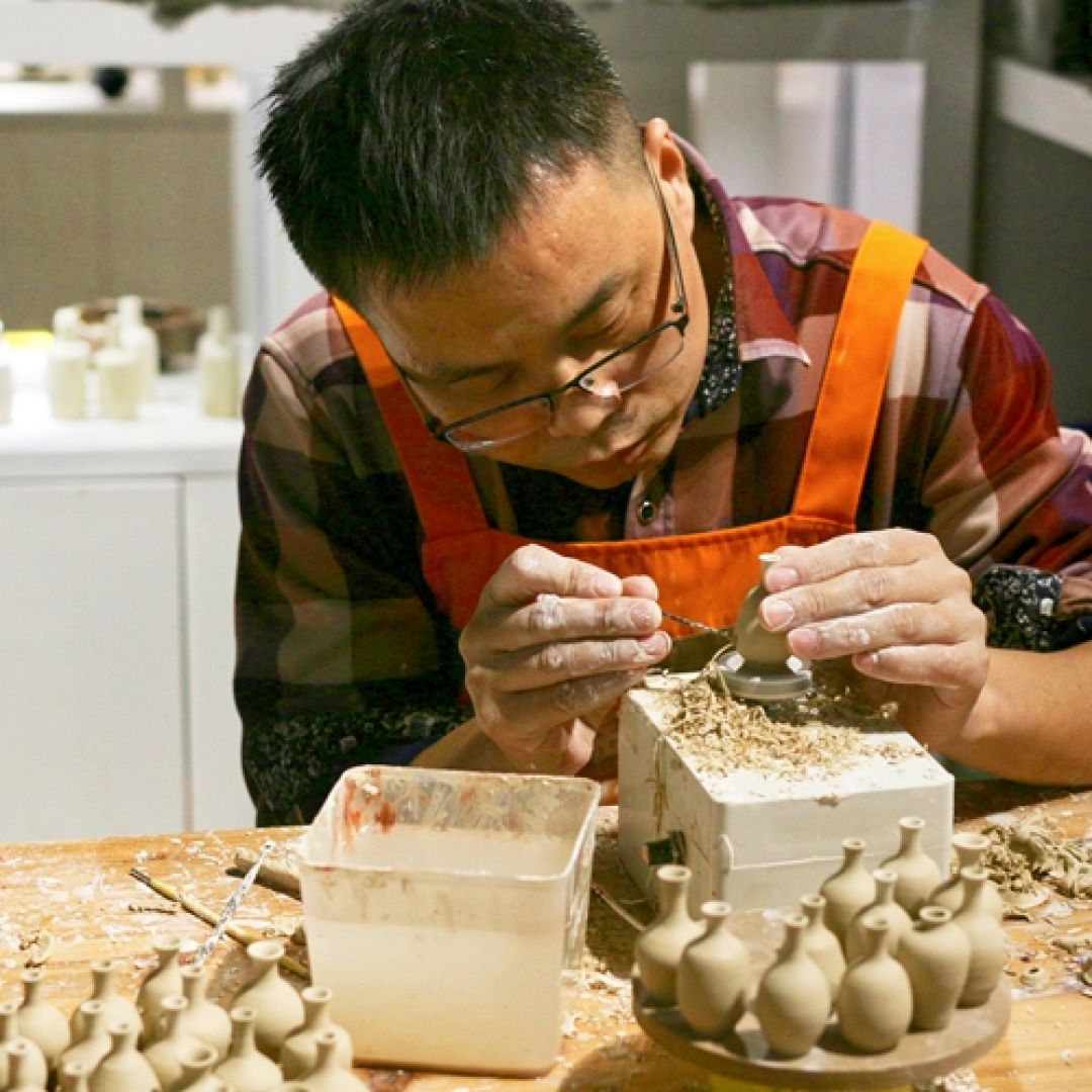 Pengerajin Keramik Miniatur China Buat Netizen Lokal Hingga Luar Negeri Takjub-Image-1