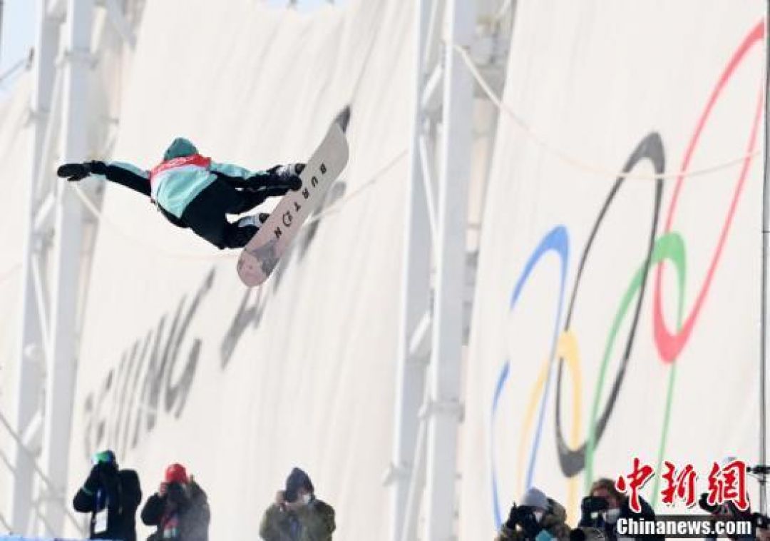 POTRET: Atlet Seluncur Salju Wanita China Dalam Kompetisi U-Shaped-Image-6