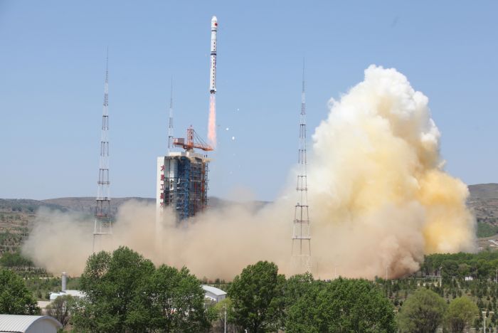 China Berhasil Luncurkan 2 Satelit Pemantau Lingkungan-Image-1