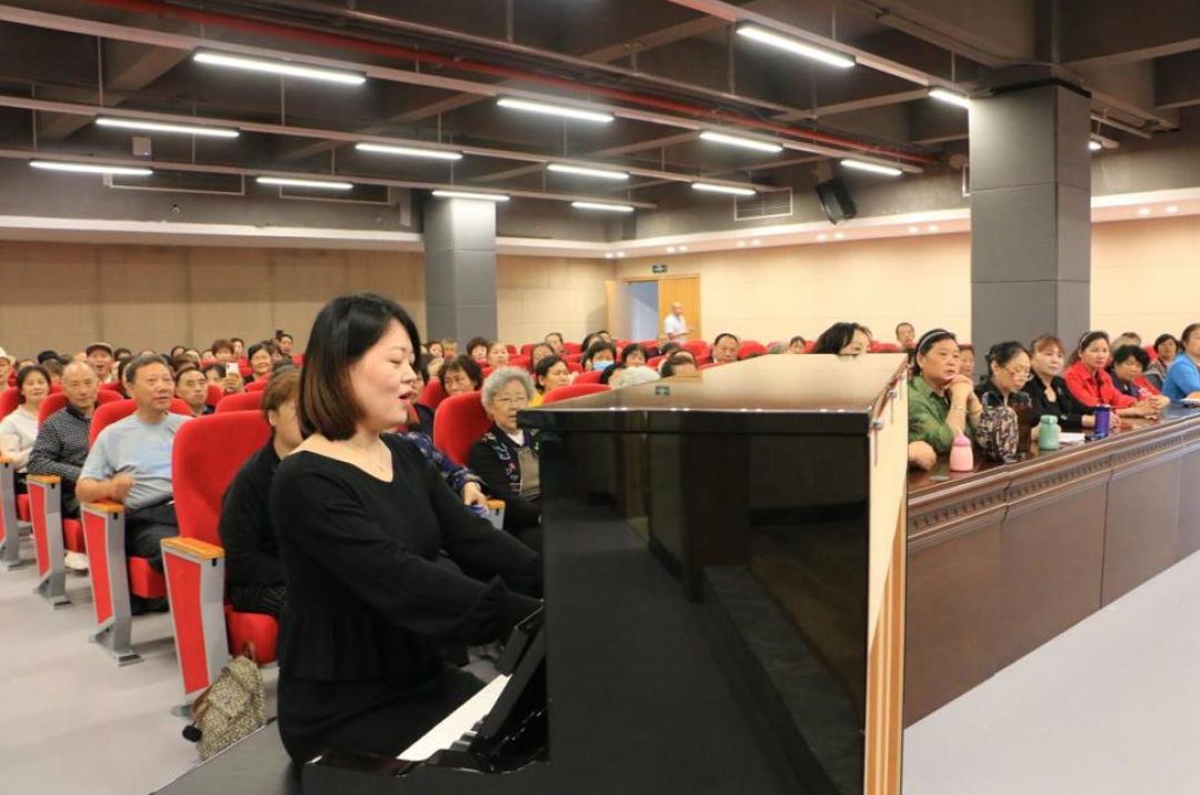 Chongqing Dazu Kuliah Kesejahteraan Publik Dari Perpustakaan Masuk Ke Universitas Distrik Untuk Lansia-Image-1