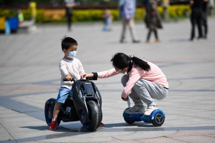 COVID-19 di Tiongkok Surut, Anak-Anak Kembali Berolahraga Outdoor-Image-1