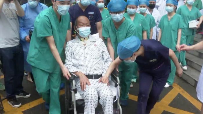 Pasien COVID-19 dengan Transplantasi Paru-Paru Pertama di Dunia Diperbolehkan Pulang-Image-1