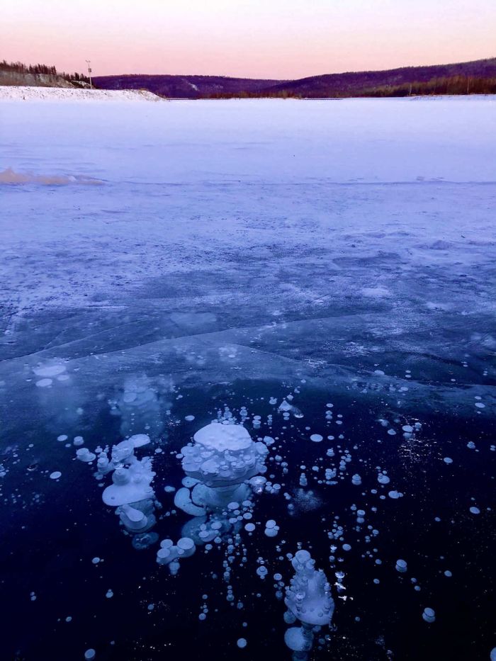 Unik, Gelembung Es Bermunculan di Danau China-Image-4