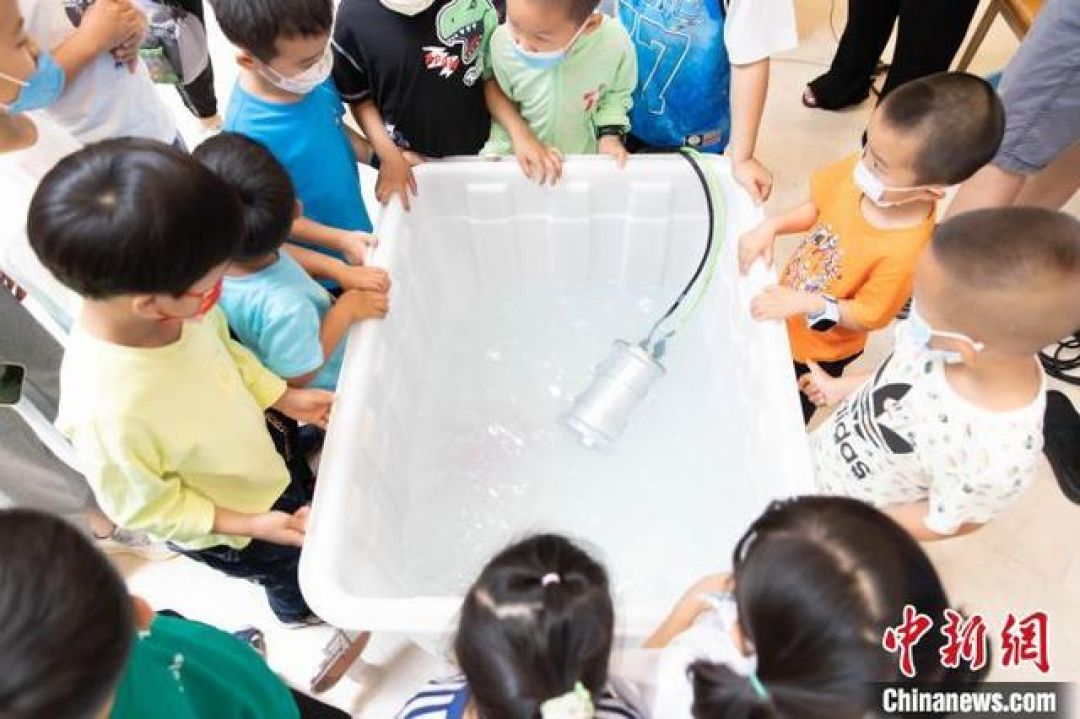 Anak Anak Teliti Lab Laut di Tianjin-Image-1