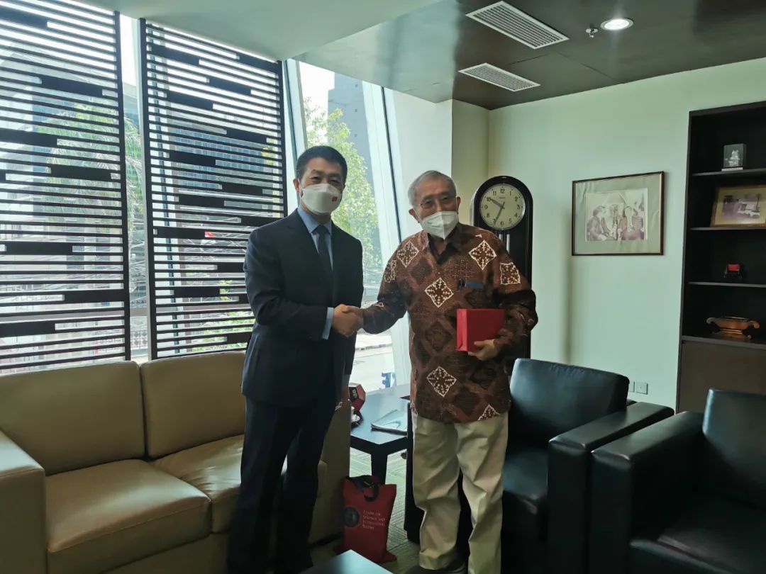 Dubes Lu Kang Bertemu Pendiri CSIS Jusuf Wanandi -Image-1