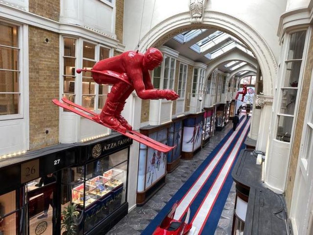 Karya Seni Olimpiade Musim Dingin Menghiasi Burlington Arcade London-Image-1