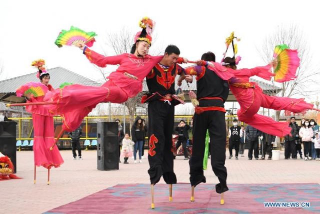 POTRET: Berbagai Kegiatan Digelar di Seluruh China untuk Sambut Festival Lampion-Image-1