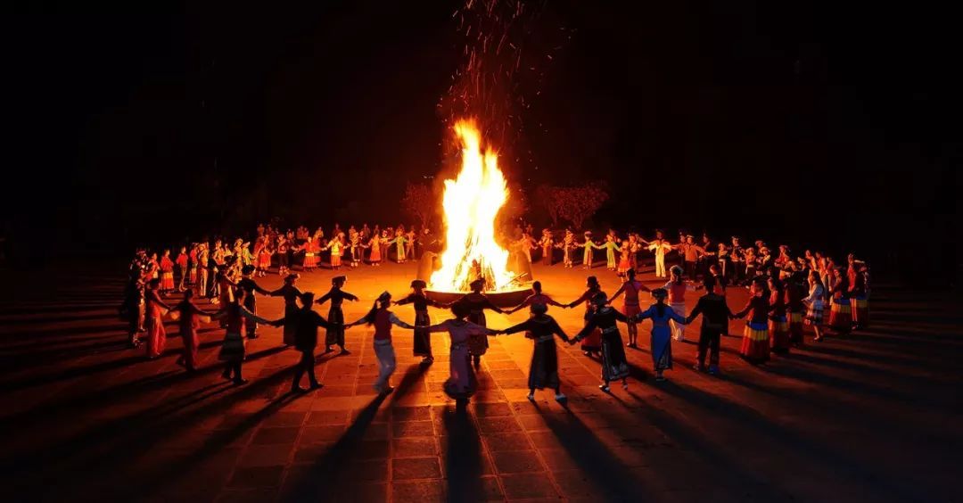 Perayaan Festival Obor Unik Etnis Yi-Image-1