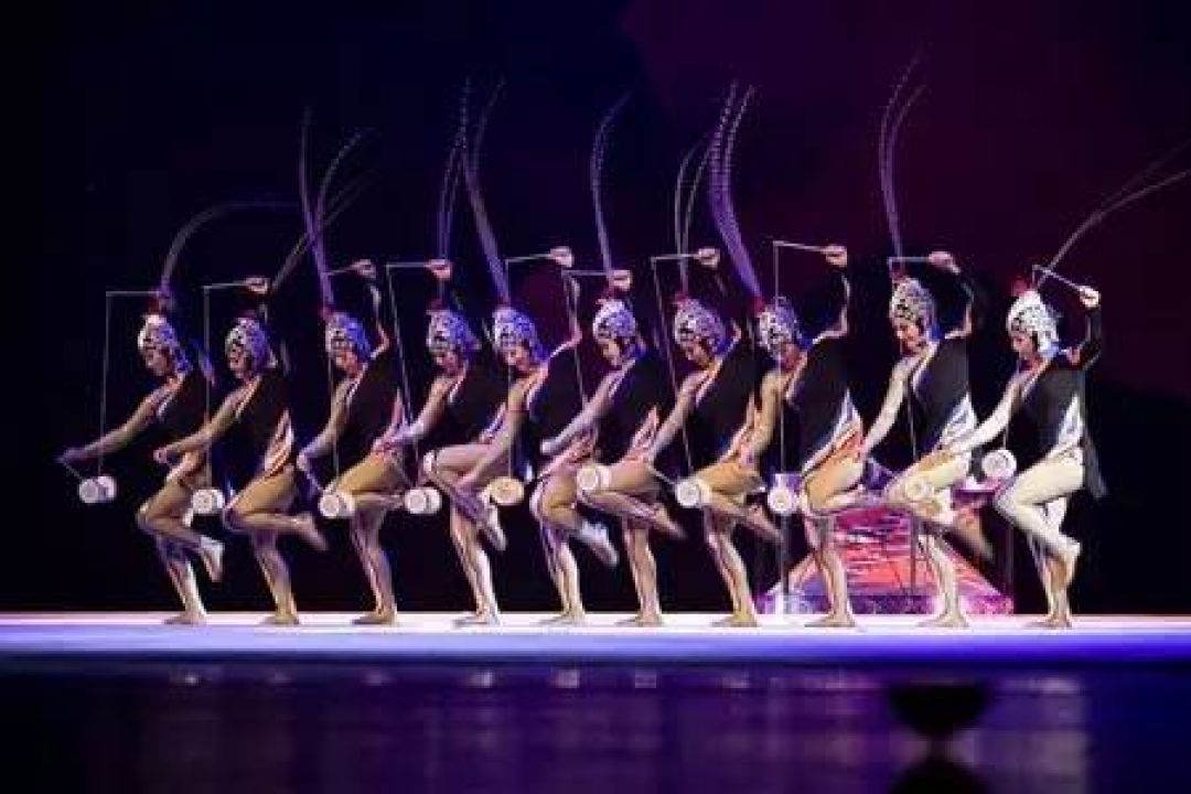 SEJARAH: 2001 Festival Akrobatik China Pertama Diadakan-Image-1