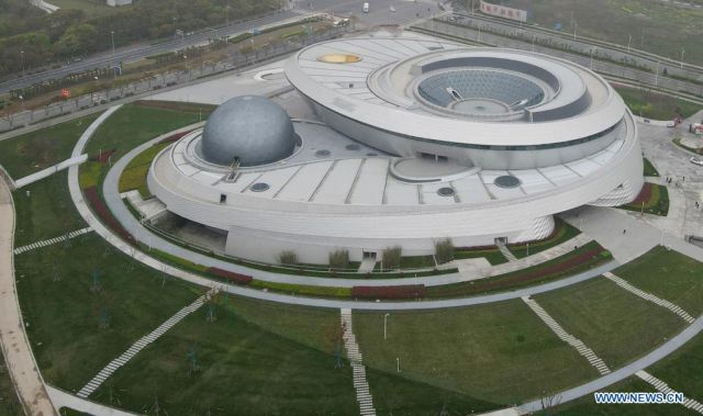 POTRET: Bangunan Planetarium Shanghai di Pudong Mirip UFO-Image-4