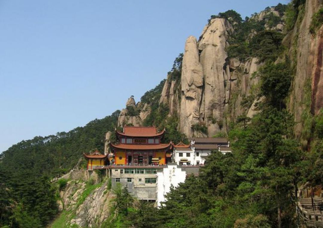 10 Pegunungan Indah di China-Image-11