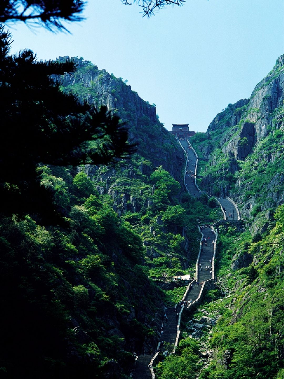 10 Pegunungan Indah di China-Image-8