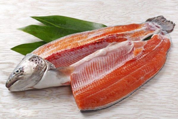 COVID-19 Terdeteksi Pada Talenan Salmon Impor, Banyak Supermarket Di Beijing Kini Buang Produk-produk Salmon-Image-1