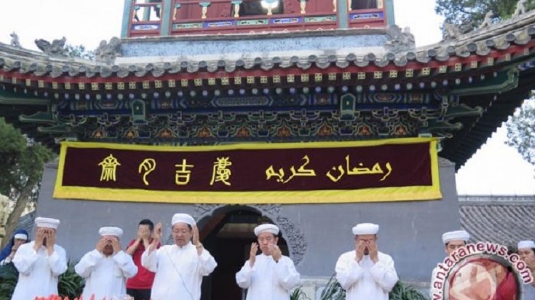 Suasana Idul Fitri di China, Khusuk Bergembira-Image-1