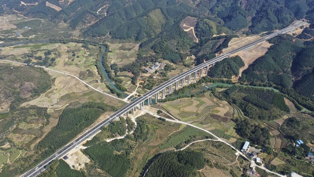 China Tingkatkan Pembangunan Jalan Raya Pedesaan-Image-1