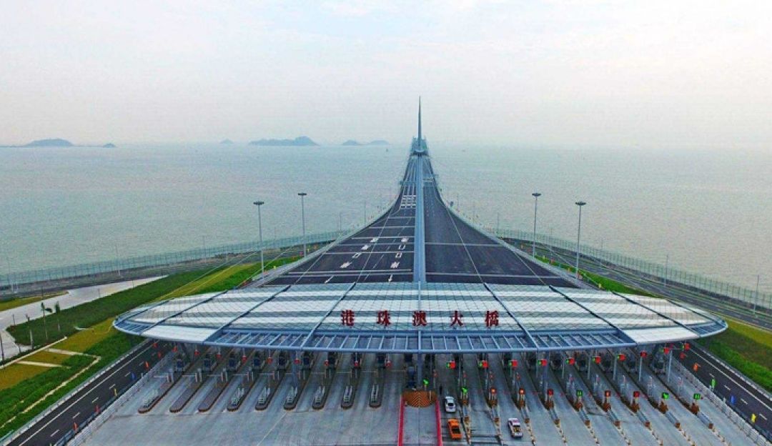 SEJARAH: 2018 Jembatan Hong
Kong-Zhuhai-Makau Resmi Dibuka-Image-1