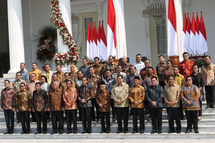 Jokowi Akan Reshuffle Kursi Kementerian, Berikut Nama yang Dikabarkan Jadi Pengganti!-Image-1