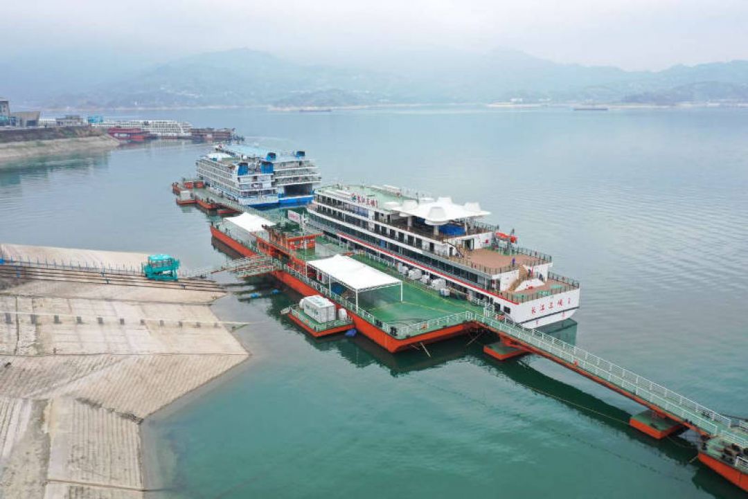 Kapal Pesiar Listrik Terbesar di Dunia Buatan China Berlayar Perdana-Image-1