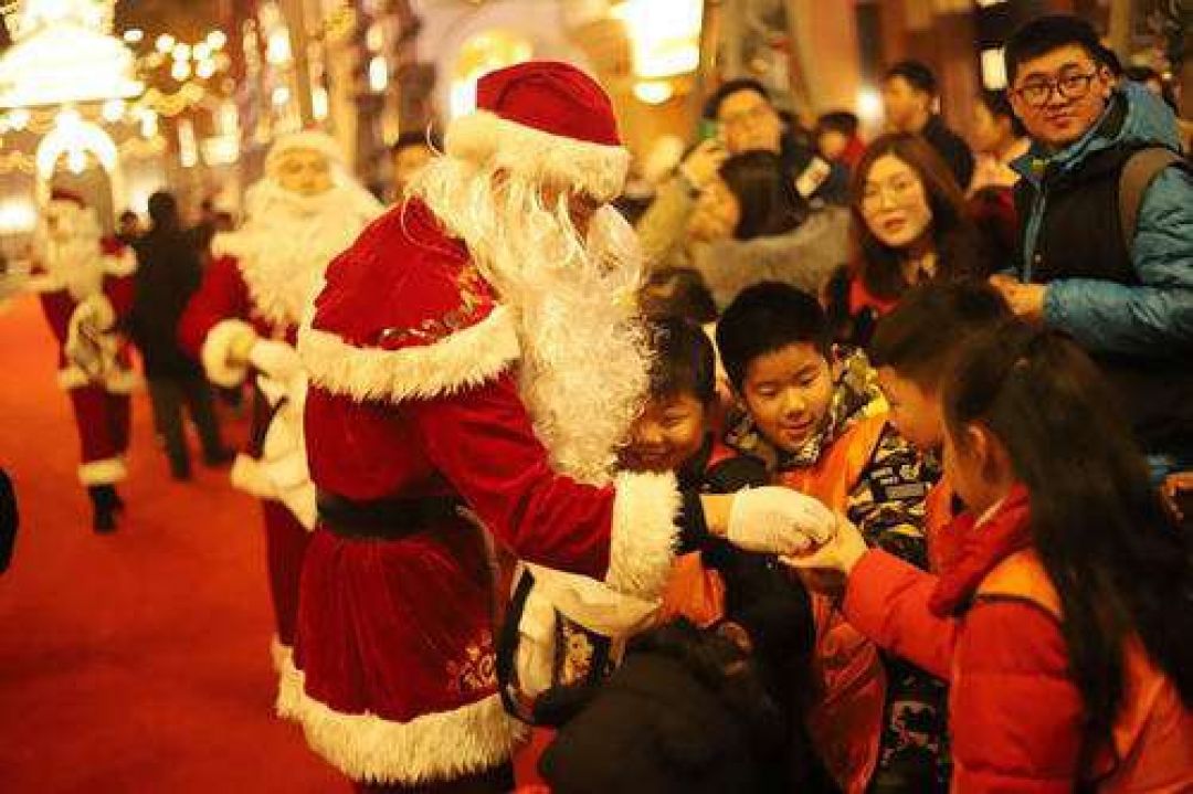 Sederet 5 Kebiasaan Menyambut Natal di China, Berkah Kedamaian Lewat Buah Apel-Image-1