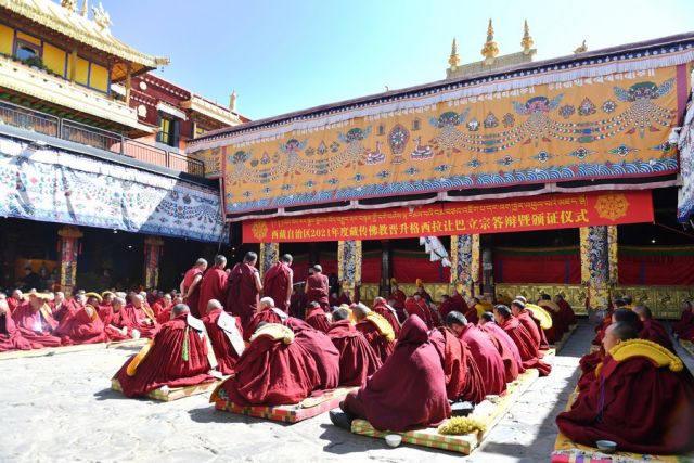 POTRET: 13 Biksu Tibet Menerima Gelar Buddha Tertinggi-Image-2