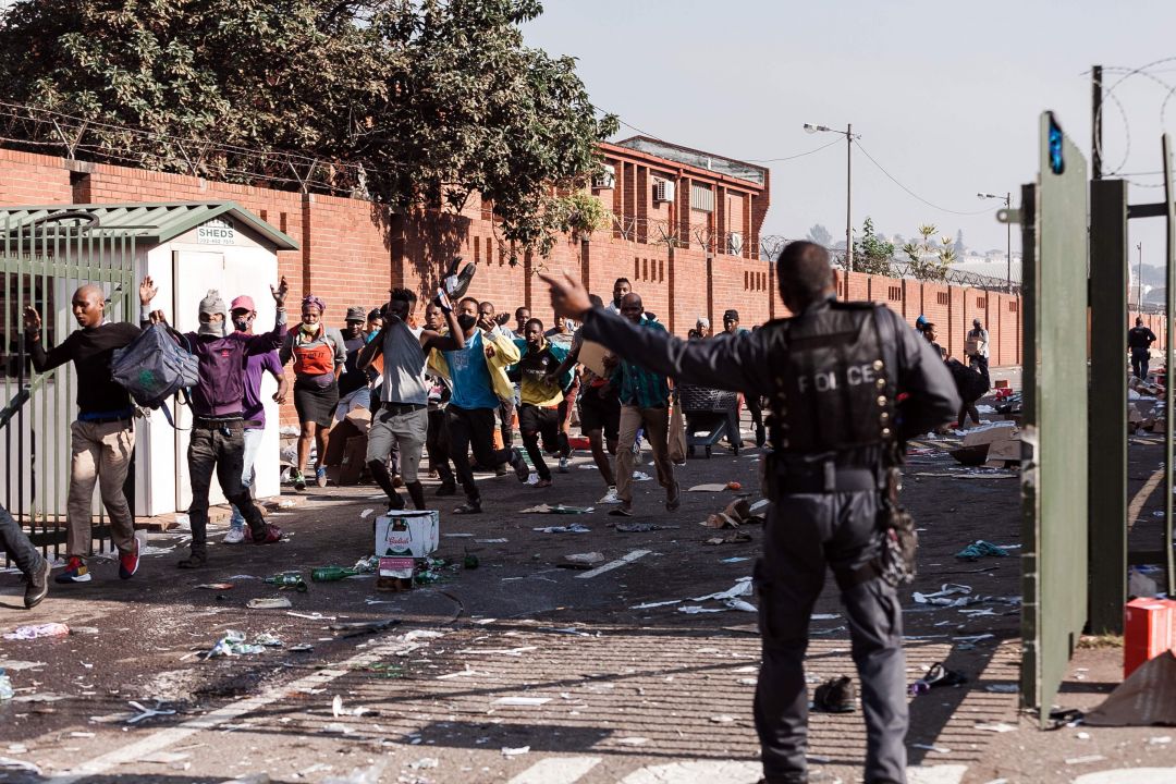 72 Orang Tewas di Kerusuhan Afrika Selatan-Image-1