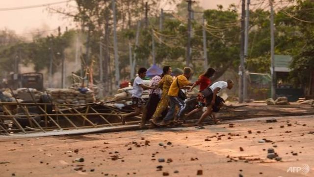 Demo di Myanmar, Pabrik China Dijarah dan Dibakar-Image-1