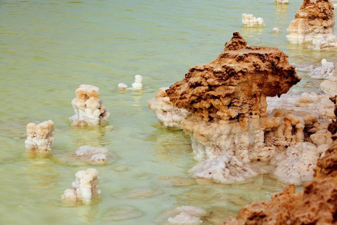 Danau Garam Qarhan, Cermin Langit Terbesar di China-Image-2