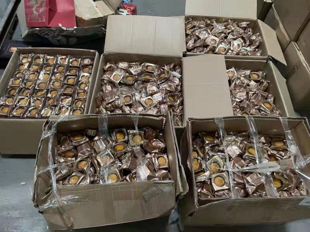 Polisi Shenzhen Tangkap 10 Orang Penjual Kue Bulan Palsu-Image-1