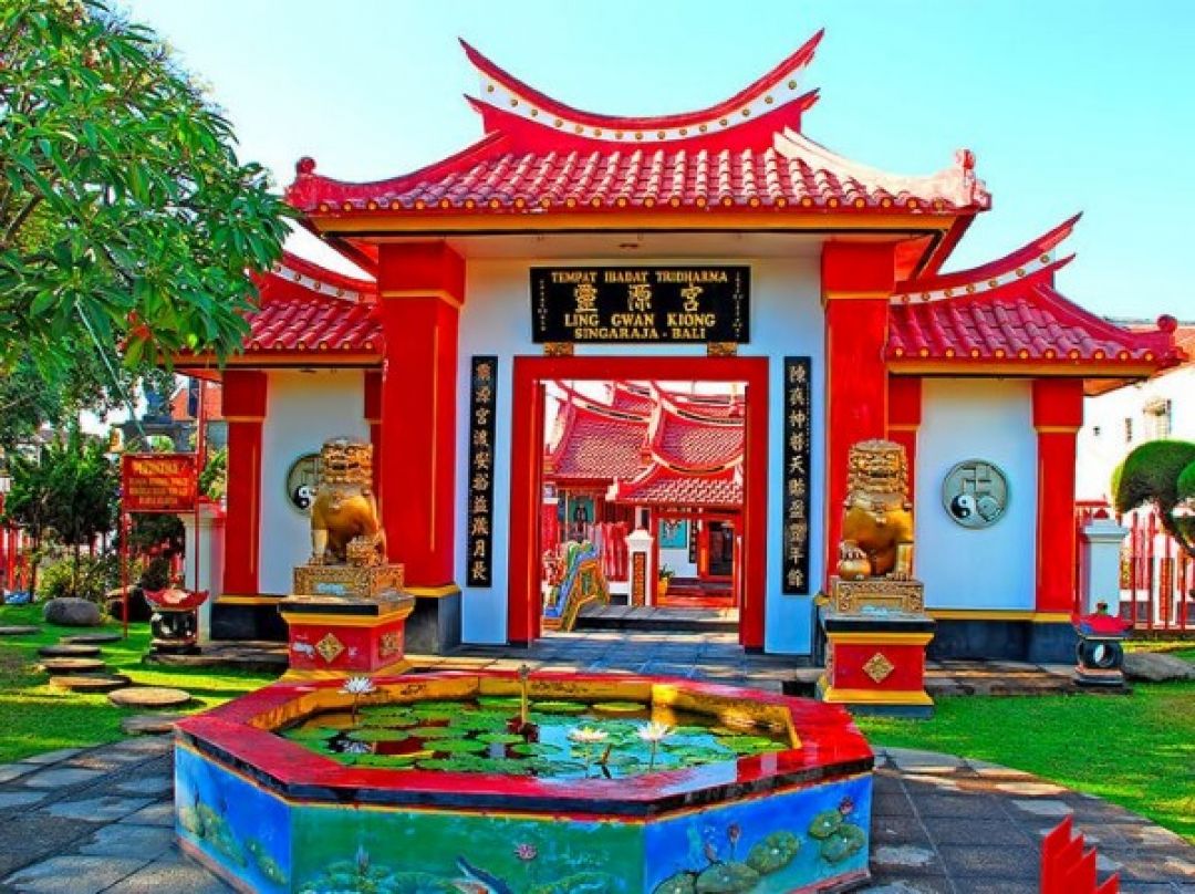 Wisatawan China Wajib Lihat 8 Kuil di Indonesia Ini Saat Imlek-Image-6
