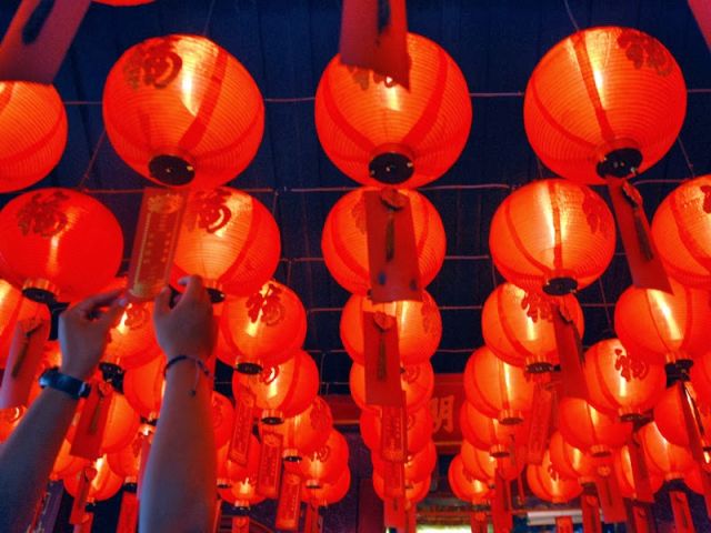 5 Tradisi yang Biasa Dilakukan Etnis Tionghoa saat Festival Lampion-Image-3