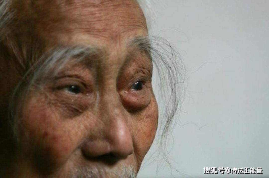 Mitos China: Alis Panjang Ada Hubungannya Dengan Umur Panjang-Image-1