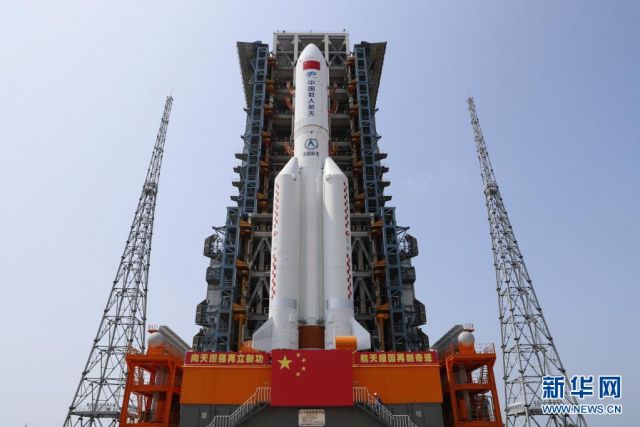 POTRET: Long March 5B Yao-2 Dipindahkan ke Area Peluncuran-Image-4