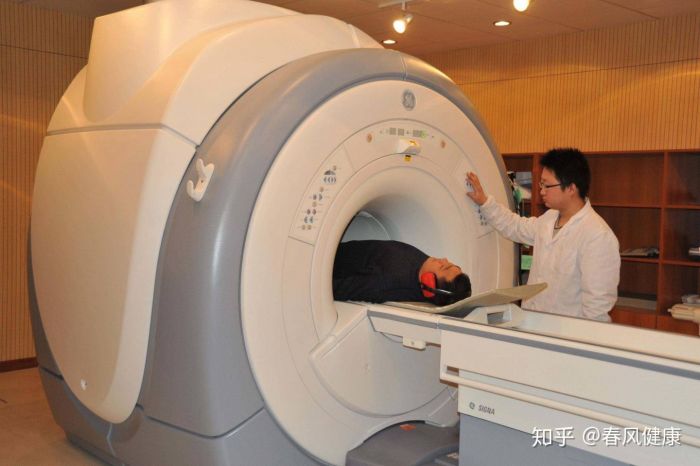 Mengapa Dilarang Ada Logam di Tubuh Saat MRI?-Image-1