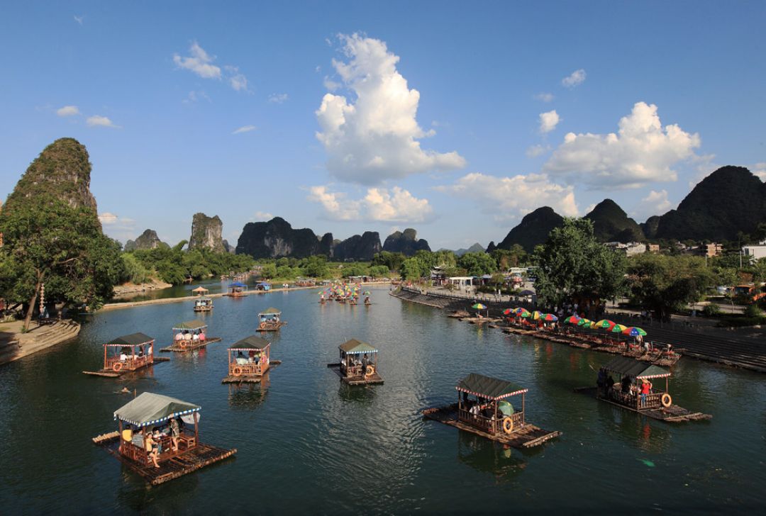 Wisata Pemandangan Alam Istimewa di Sungai Yangshuo-Image-1
