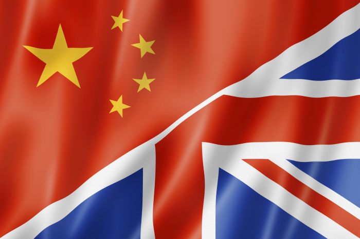 Menteri Luar Negeri Tiongkok Meminta Inggris Berikan Investasi Terbuka-Image-1