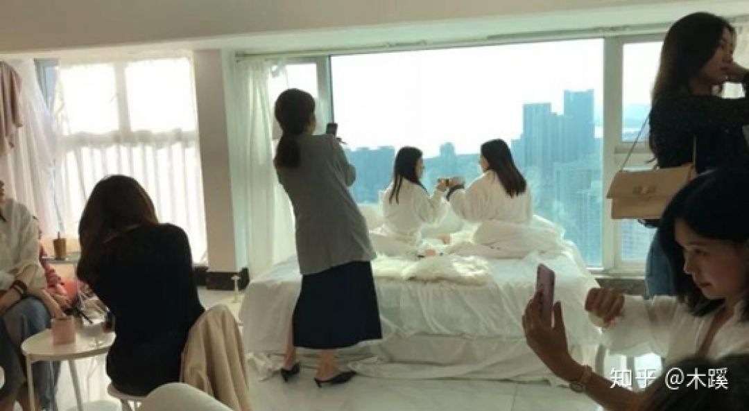 7 Fakta Sosialita Palsu di Shanghai, Patungan Check-In di Hotel Mewah Cuman Demi Foto?-Image-3