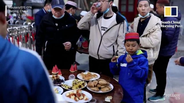 Umat Muslim di Beijing Buka Puasa Bersama di Masjid Niujie-Image-2